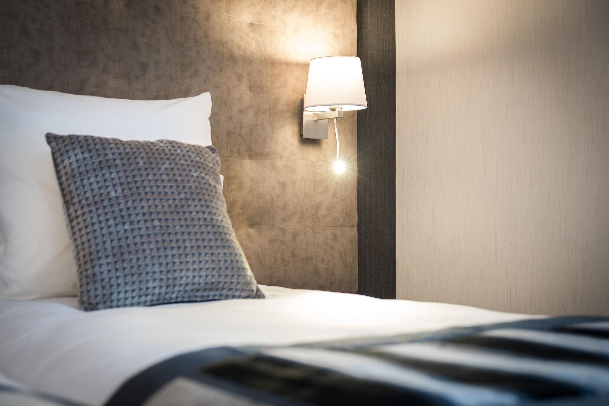 Le Rive Droite & 4*